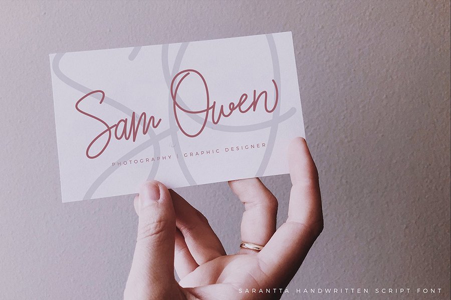 Sarantta Handwritten Script Font